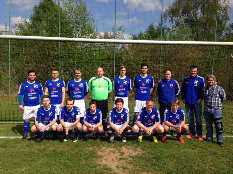 Mannschaftsfoto vor dem Spiel beim SV Königshofen am 13.4.14